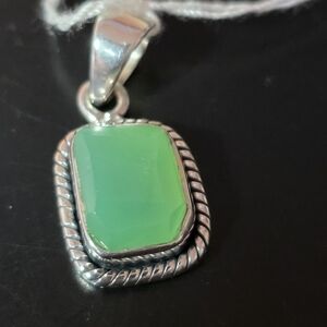 Stunning Green Chrysoprase. Set In Solid 925 Sterling Silver.